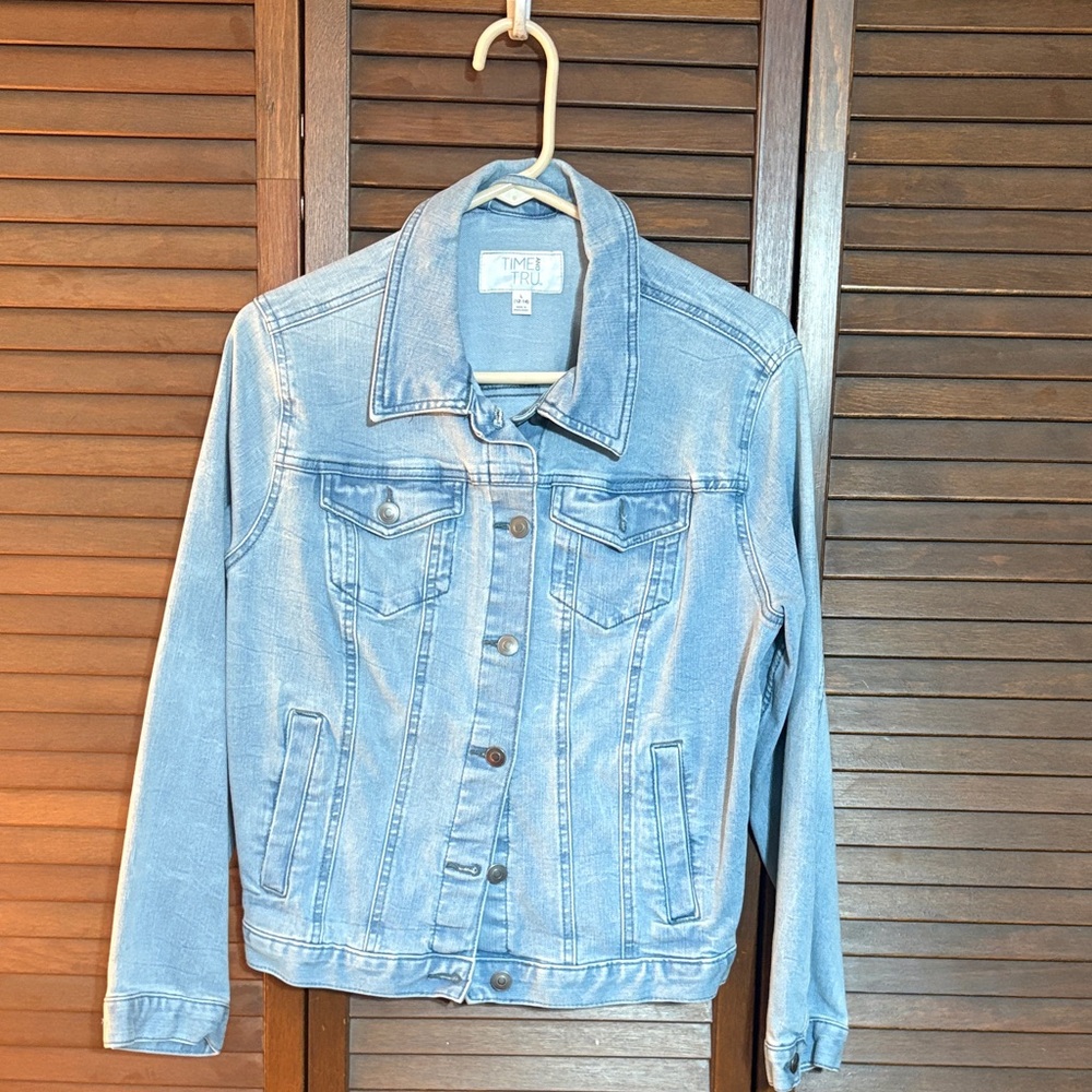 Time and Tru Light Wash Denim Jacket - Women's